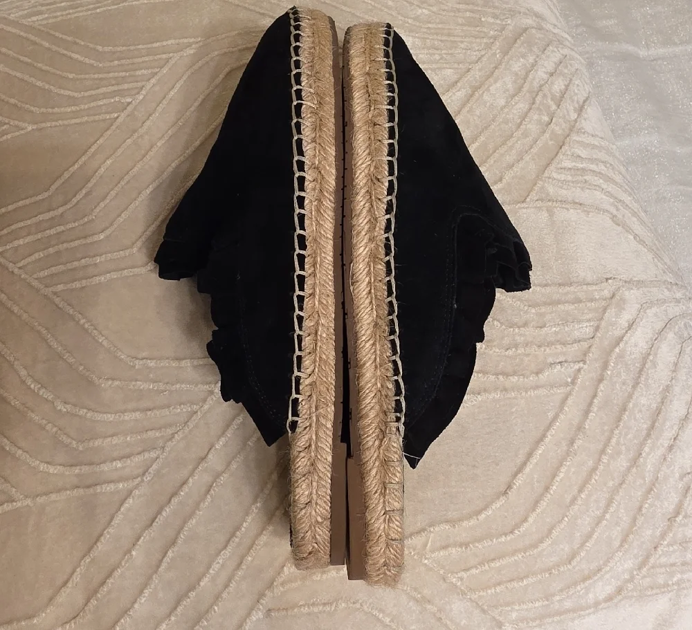 Kate Spade Black Suede Ruffle Espadrilles Size 8